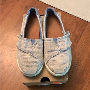 Blue and White Toms - Girls!